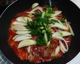 Foto langkah ke 3 dari resep Kimchi Jjigae Korean Stew.