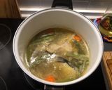 Foto del paso 2 de la receta: Arroz de rape, gambas y congrio con alioli 🦐