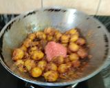 A picture of step 7 of ALOO DO PYAZA..