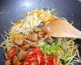 Gambar langkah 7 resipi Taugeh Goreng Talang Masin.