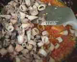 Foto langkah ke 4 dari resep Sambal cumi masak daun melinjo.