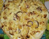 Csirkemelles házi pizza, fokhagymás tejfölös alappal recept fázis 5 fotója