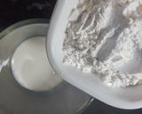A picture of step 2 of Rainbow Custard with Cookies !.