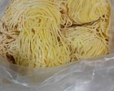 Foto langkah ke 2 dari resep Crispy noddle.