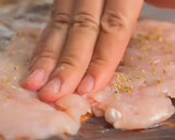 Foto langkah ke 1 dari resep Chicken Cordon Bleu.