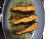 Foto langkah ke 2 dari resep Grilled Salmon Teriyaki.