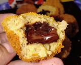 Foto langkah ke 5 dari resep Bola bola pisang coklat.
