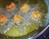 A picture of step 8 of Batata Vada.