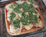 Foto del paso 11 de la receta: Focaccia casera de boloñesa, queso y pesto
