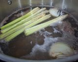 Hình bước làm 2 của món Bún Sườn Bò Hầm Sả