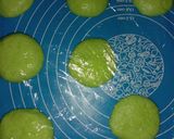 Foto langkah ke 5 dari resep Donat Santan Pandan.