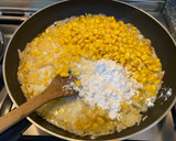 Foto del paso 2 de la receta: Relleno para empanadas de choclo