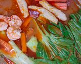 Foto langkah ke 5 dari resep Tom yam udang steamboat | Kuah super cantik.