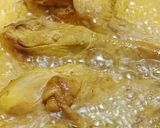 Foto langkah ke 4 dari resep Ayam Goreng Kremes.