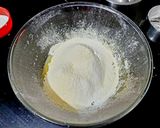 A picture of step 2 of Custard Vanilla Cake.