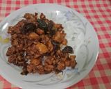 รูปขั้นตอนการทำที่ 7 ของ กะเพราไก่ ด้วยซอสสำเร็จ+ใบกะเพราแช่แข็ง (เก็บแช่แข็งได้หลายมื้อ)