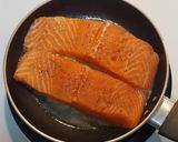 Foto del paso 2 de la receta: Salmón con cilantro y limón