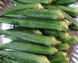 A picture of step 1 of Bhindi.