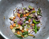 ரவா கிச்சடி /கேரட்  /சுஜி ரெசிபி ஸ்டேப் 2 புகைப்படம்