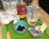 Foto del paso 1 de la receta: Waffles de queso crema, berries y chocolate blanco a lo Chef G💪🏾🇵🇷🔥👨🏾‍🍳