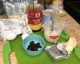 Foto del paso 1 de la receta: Waffles de queso crema, berries y chocolate blanco a lo Chef G💪🏾🇵🇷🔥👨🏾‍🍳