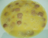 Foto del paso 2 de la receta: Bocadillo de tortilla jugoso y tierno