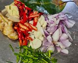 Foto langkah ke 3 dari resep Nasi Liwet Daun Jeruk Teri Jengki.