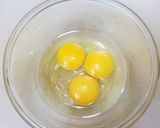 A picture of step 1 of Scrambled eggs.