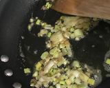 Foto del paso 3 de la receta: Filete de pescado con couli de cebolla y curry