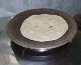 ફુલકા રોટી(Fulka Roti Recipe In Gujarati) રેસીપી સ્ટેપ3ફોટો
