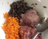 Hình bước làm 2 của món Chả ếch cuộn lá tía tô