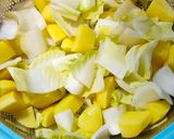 Une image de l'étape 1 de Pommes de terre, endives et lardons au cookeo.