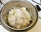 洋蔥玉米筍燉雞的食譜步驟2照片