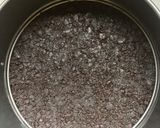 Hình bước làm 2 của món Oreo dâu cheesecake