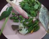 Foto langkah ke 1 dari resep Nasi goreng ikan asin kecombrang.