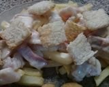 Foto del paso 4 de la receta: Papas fritas con salsa y crutones