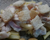 Foto del paso 4 de la receta: Papas fritas con salsa y crutones