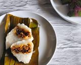 Foto langkah ke 7 dari resep Bacang Ketan Isi Ayam Kecap.