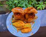 A picture of step 3 of Bombay vada pav and lahsuni chutney.