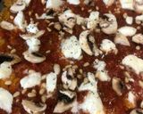 Une image de l'étape 5 de Pizza avec pâte à pizza vegan patates douces et flocons d’avoine.