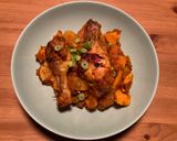 Foto del paso 9 de la receta: Pollo al horno con batatas y patatas