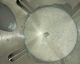 A picture of step 1 of Fruit cream.