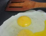 Foto langkah ke 2 dari resep Sarapan Sehat Praktis Nasi OREJU orek keju.