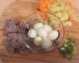Foto langkah ke 1 dari resep Sop Telur Puyuh Bakso.