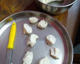 A picture of step 4 of Cheese Momo.
