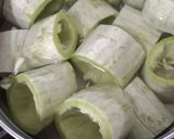 A picture of step 2 of Stuffed snake gourd.