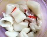 Hình bước làm 1 của món Canh chua mực