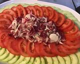 Une image de l'étape 5 de Salade de concombre et tomates à l endive rouge et persil.