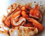 Hình bước làm 1 của món Lườn Cá Hồi Teriyaki Nướng Cuốn Tỏi & Tía Tô