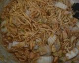 Foto langkah ke 7 dari resep Bakmi Bumbu Iris.